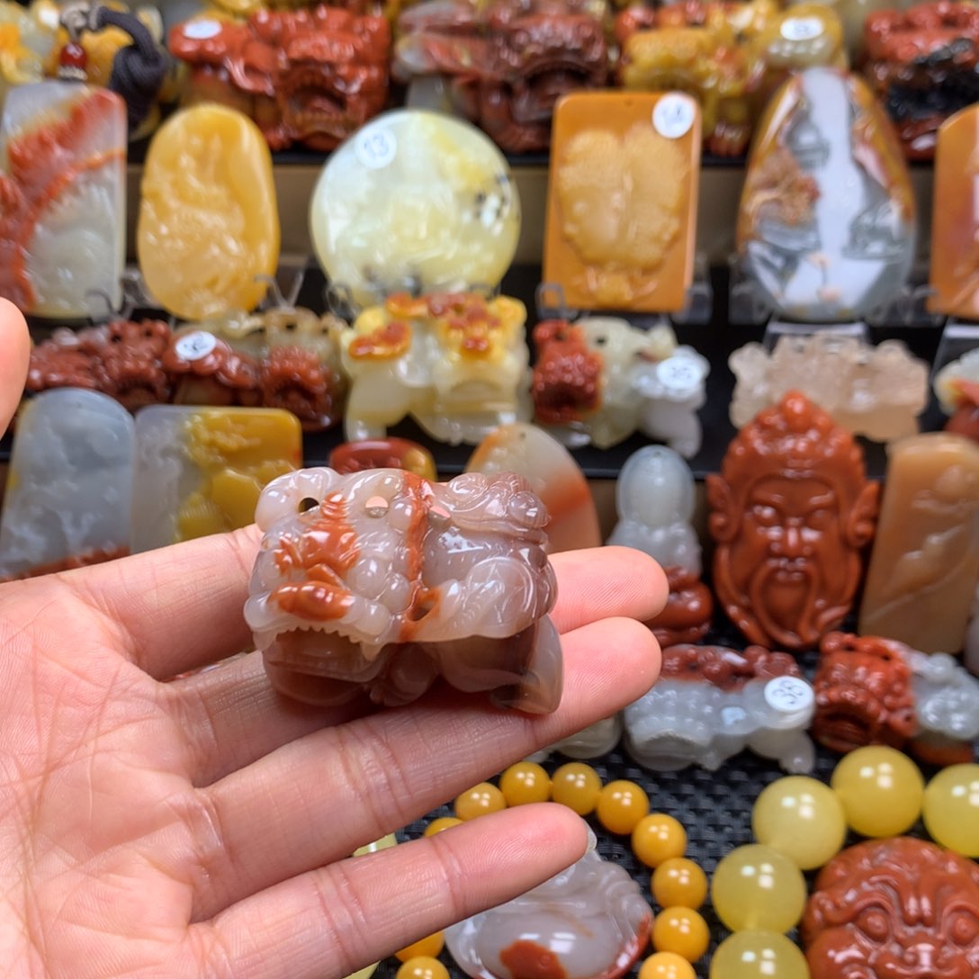 石英质玉（黄龙玉）挂件未镶嵌