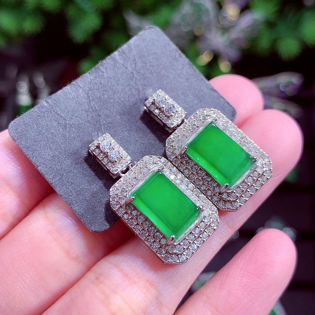 颈饰未镶嵌翡翠天然