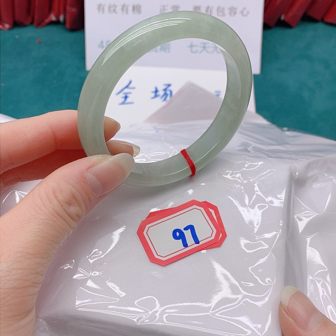 翡翠手镯未镶嵌菲*977777777