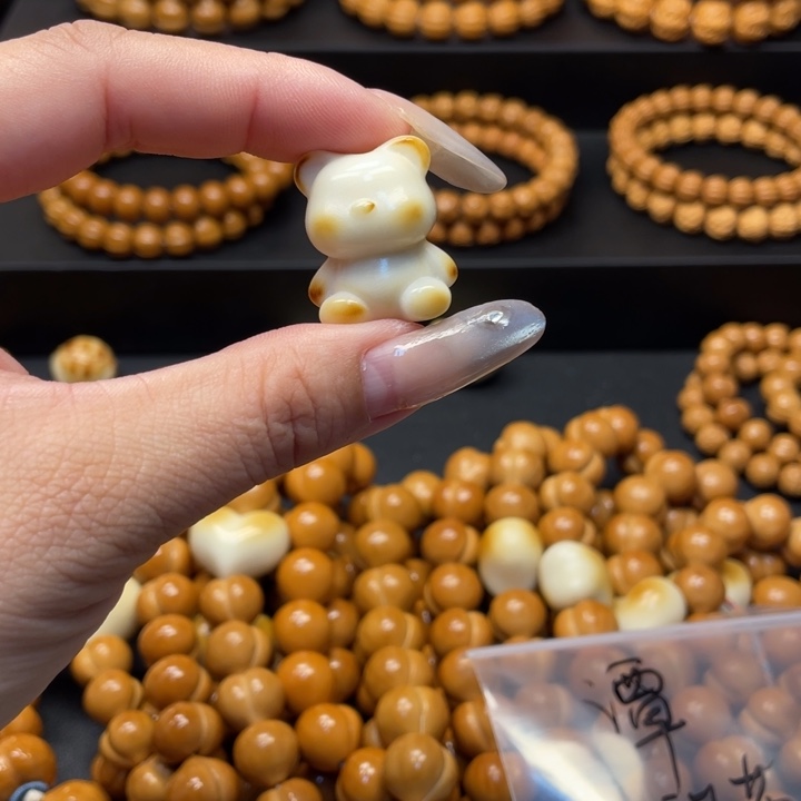 小***儿猴头核桃手串小熊配饰