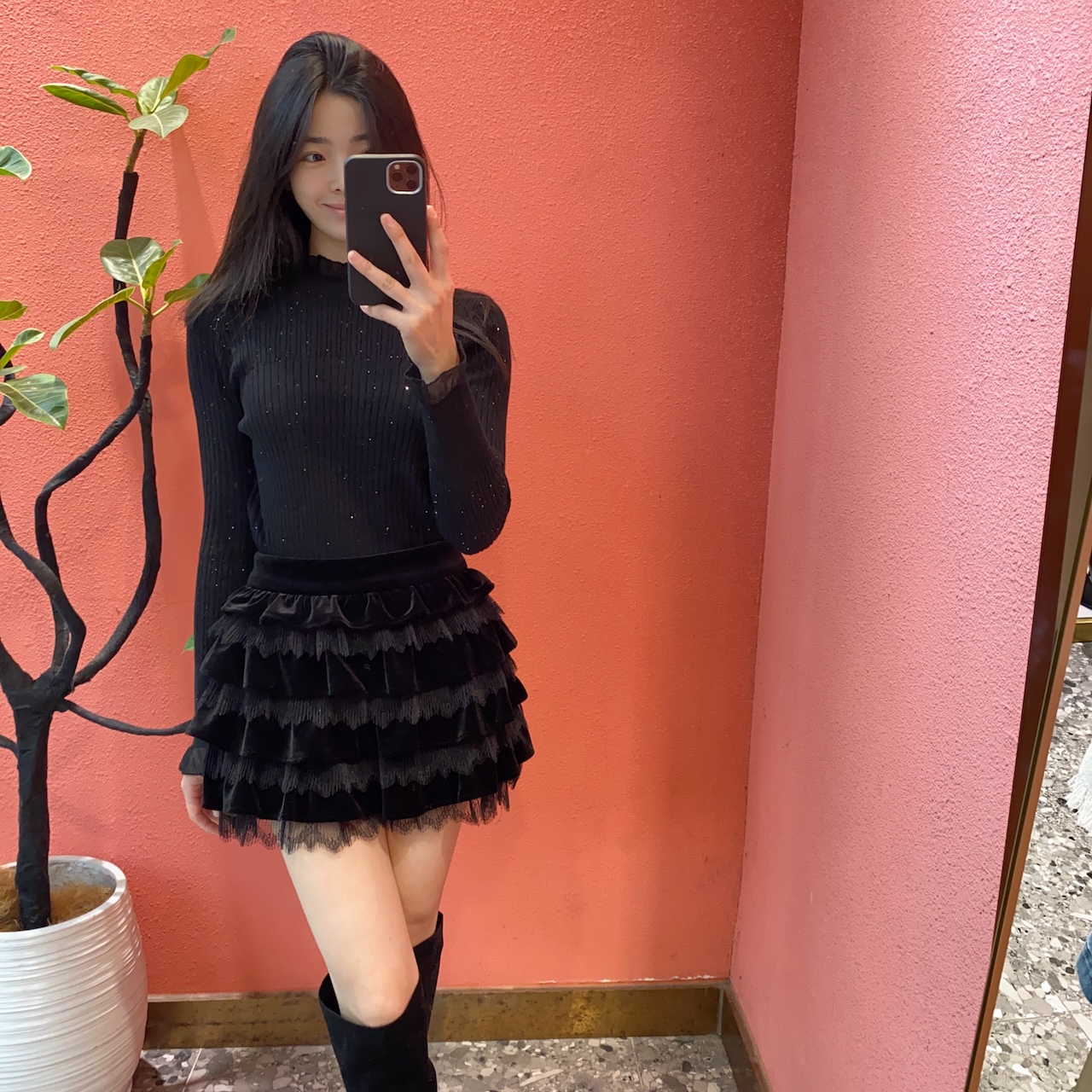 （默茗服装）亮片木耳边半高领针织