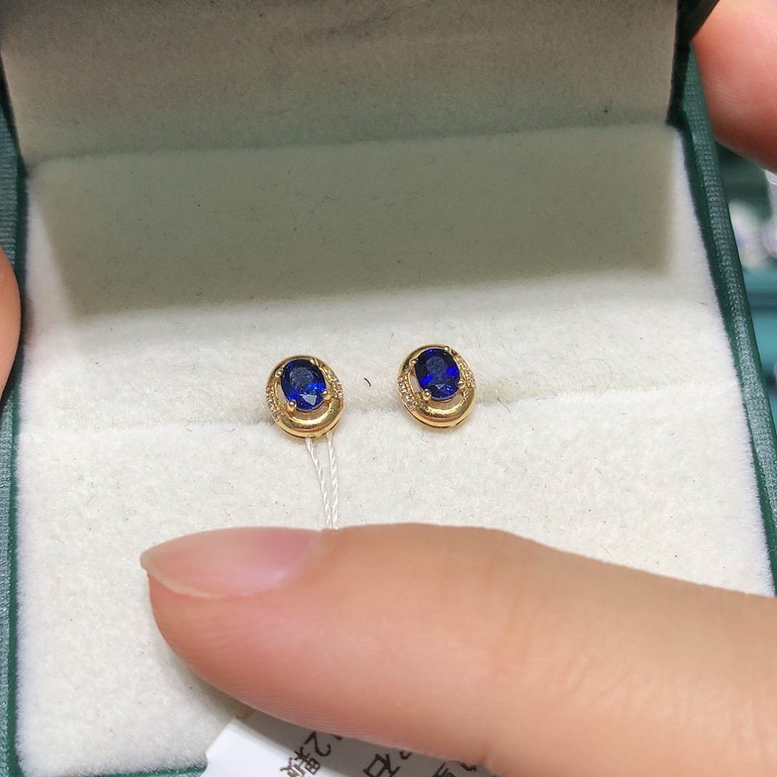 蓝宝石耳饰18K金镶嵌