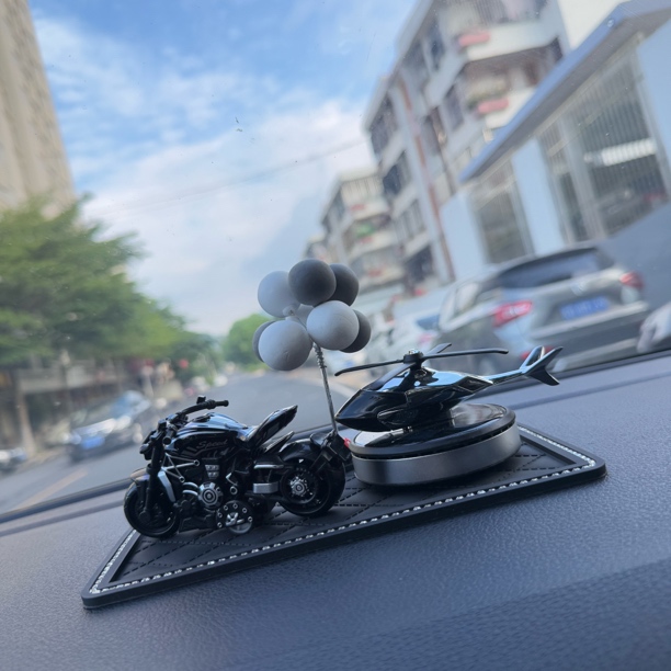 太阳能飞机车载香水汽车香薰车摩托内除异味持久香氛淡香摆件装饰