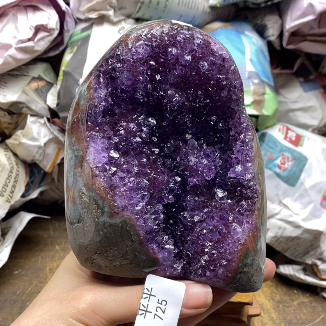 紫晶乌拉圭未镶嵌