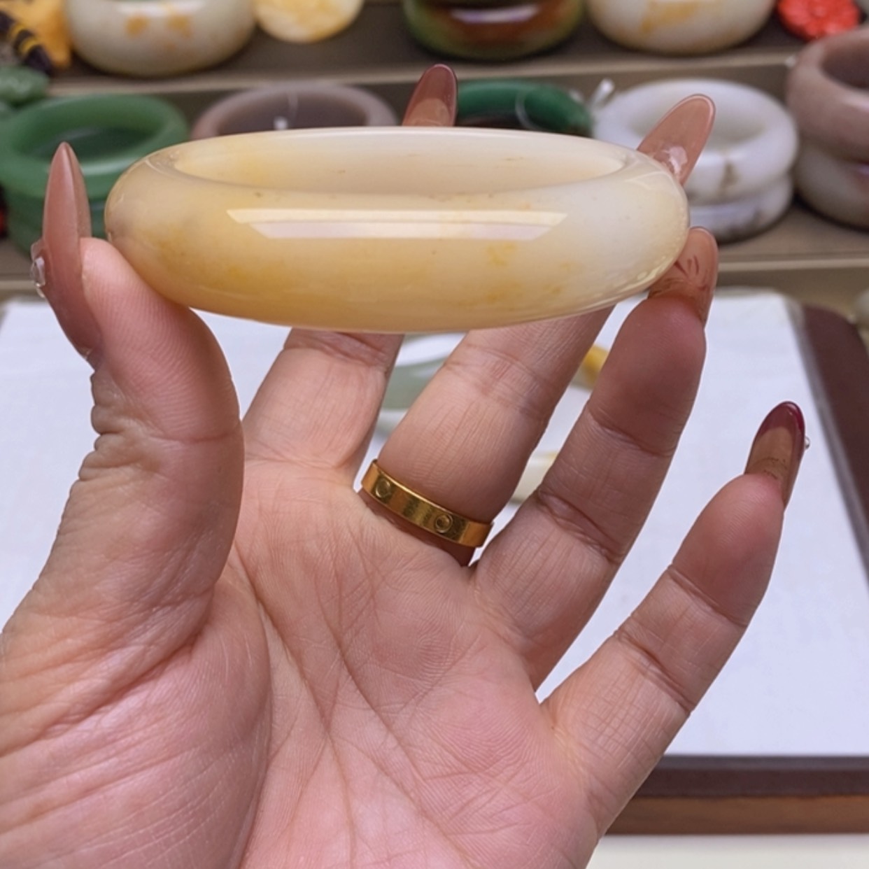 【闪购商品】石英质玉手镯未镶嵌羊*