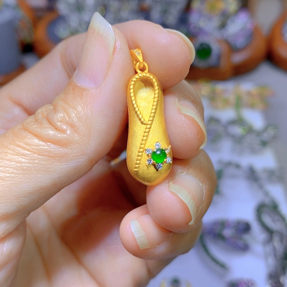 翡翠颈饰银S925镶嵌天然翡翠