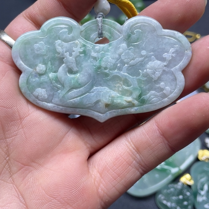 翡翠颈饰未镶嵌一鹿有你