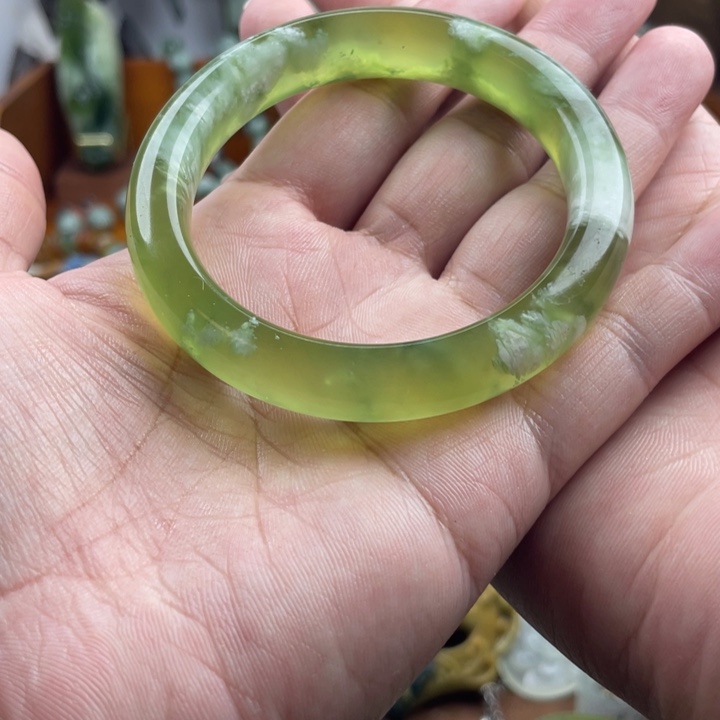 可***安蛇纹石玉未镶嵌手镯