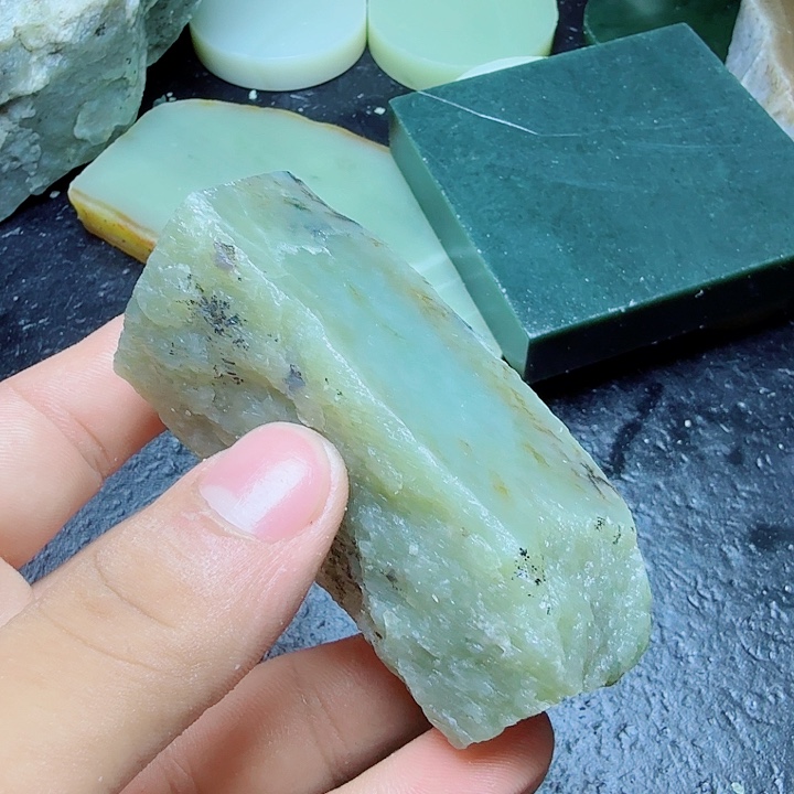 和田玉（糖玉）未镶嵌珠宝奇石