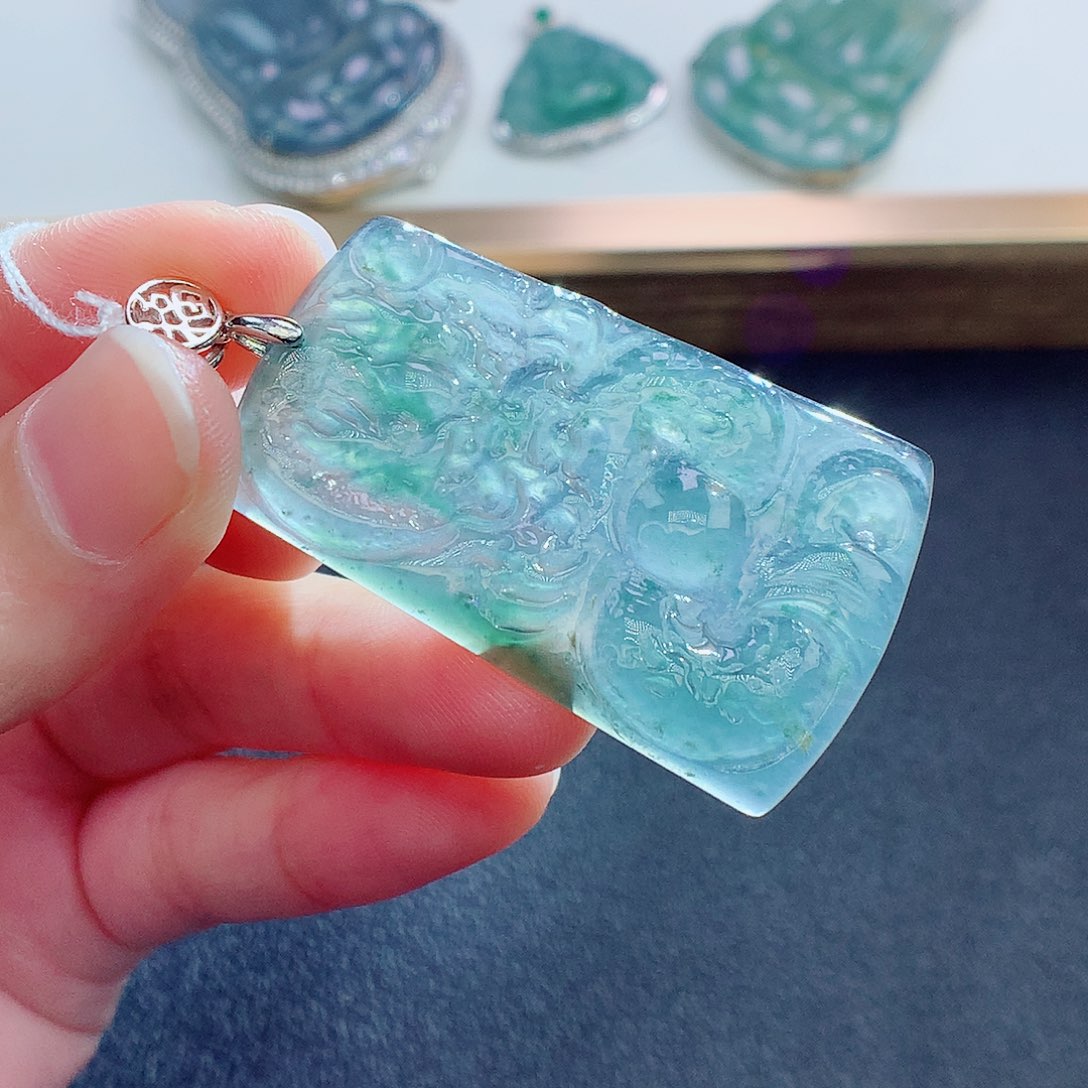 翡翠颈饰未镶嵌翡翠