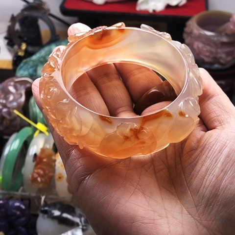 玛瑙/玉髓手镯未镶嵌水*