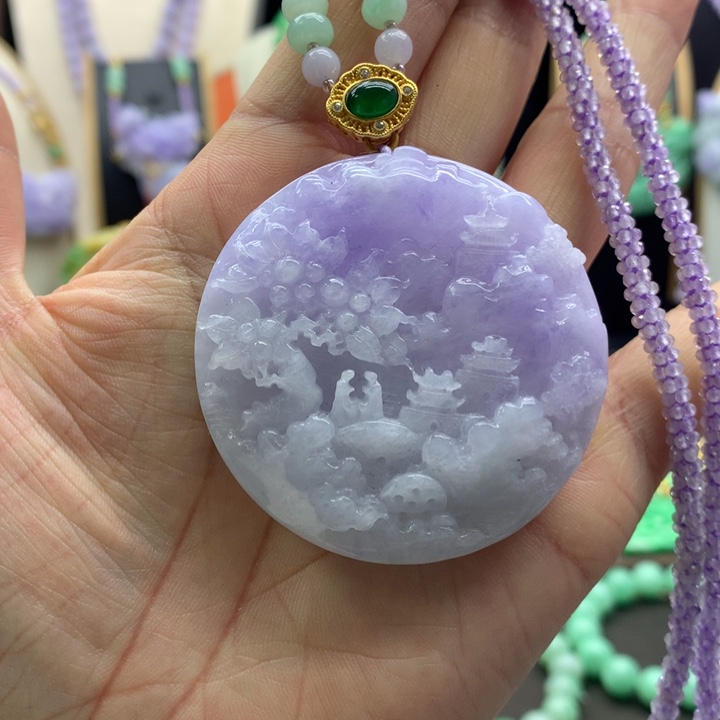 翡翠吊坠(赠链)未镶嵌