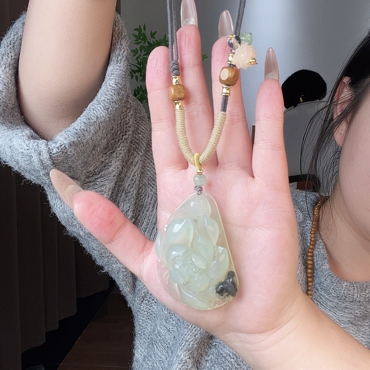 未镶嵌蛇纹石玉颈饰