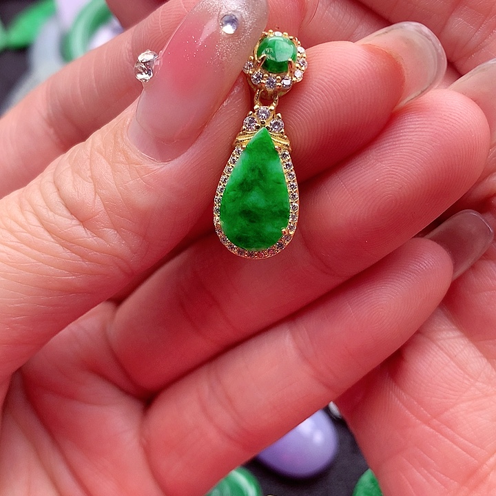 翡翠颈饰银S925镶嵌翡翠