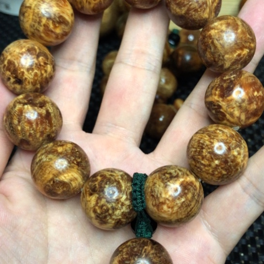 琥珀木油疤精品2.0手串