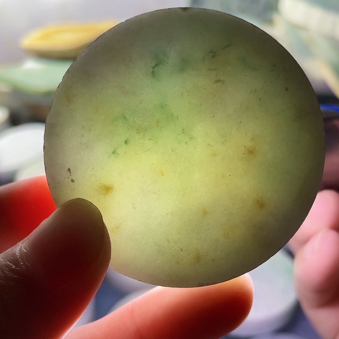 翡翠颈饰未镶嵌毛料82