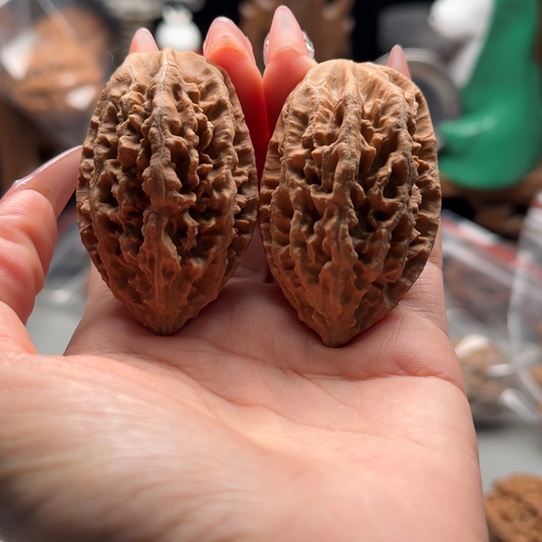 文玩核桃把件关东木子楸百核瑕疵175