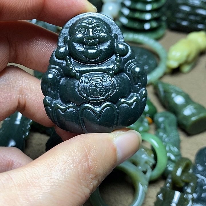 和田玉未镶嵌颈饰