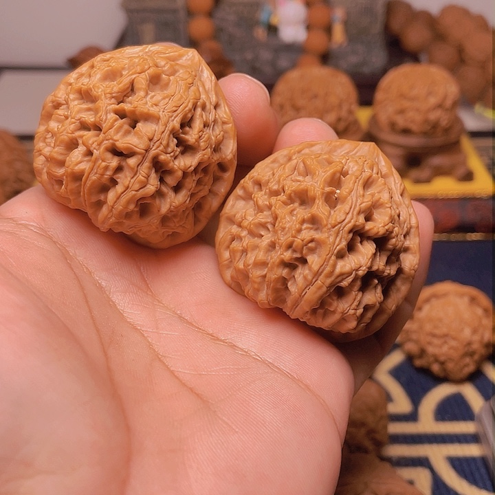 文玩核桃吊坠42水龙纹