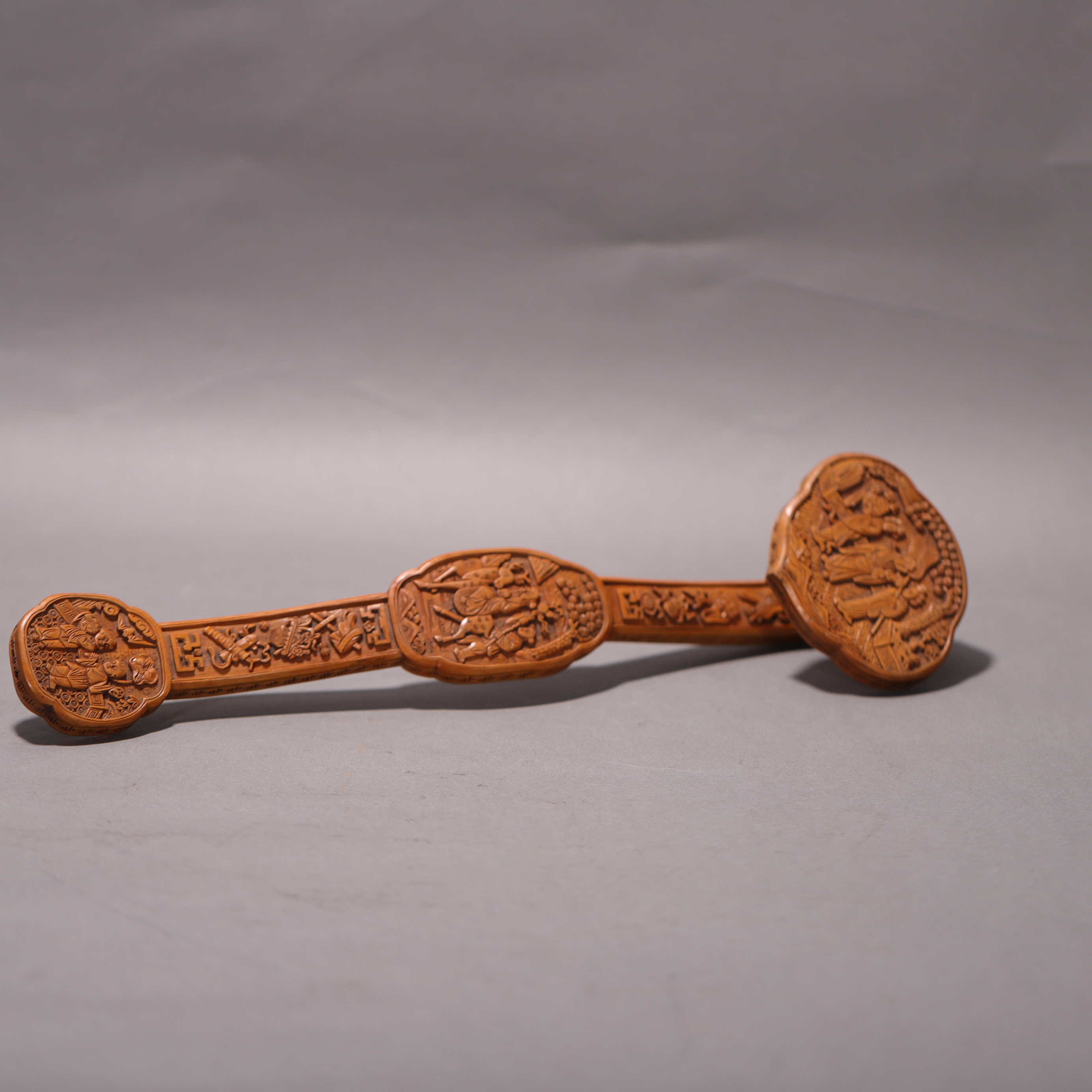 lot22 DY4222  清代 黄杨如意