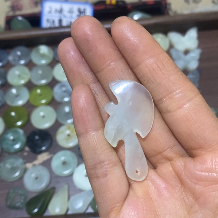 蛇纹石玉未镶嵌天然岫玉