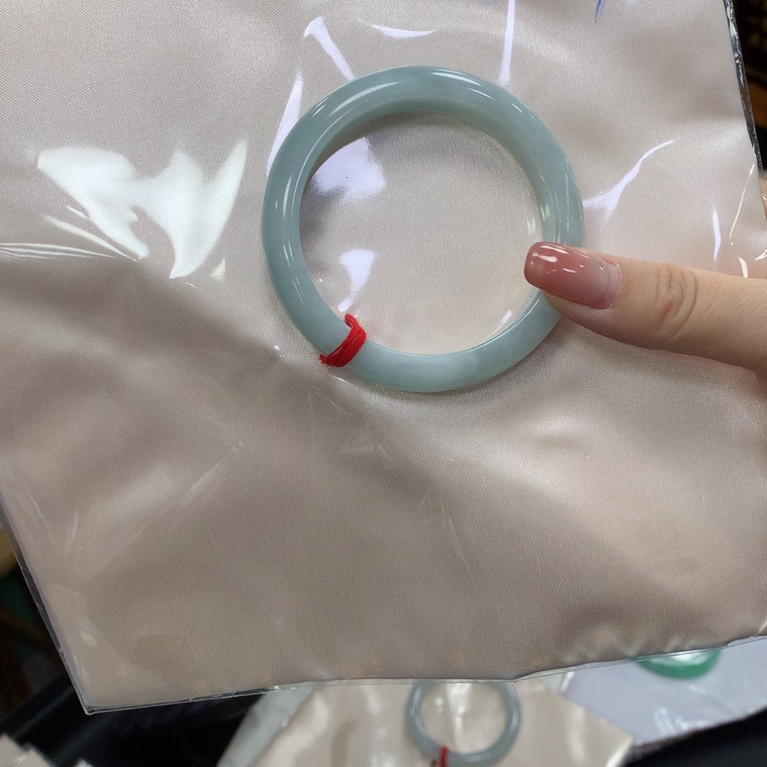 翡翠手镯未镶嵌青****）买断