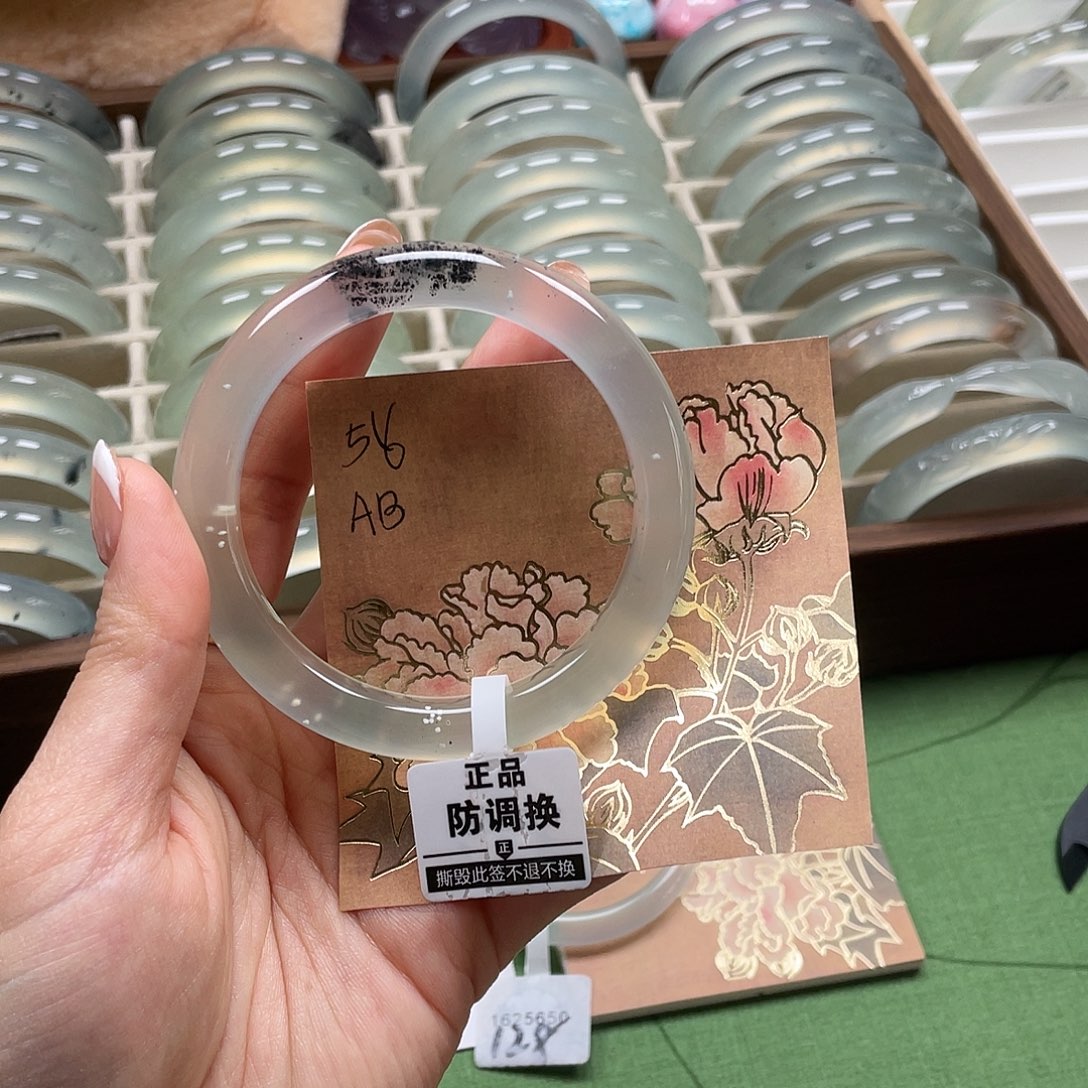 不***条蛇纹石玉未镶嵌手镯
