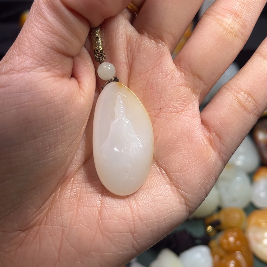 和田玉颈饰未镶嵌小*圆