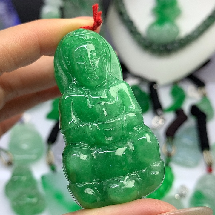 翡翠未镶嵌颈饰源头