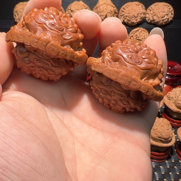 文玩核桃把件金蟾纳财