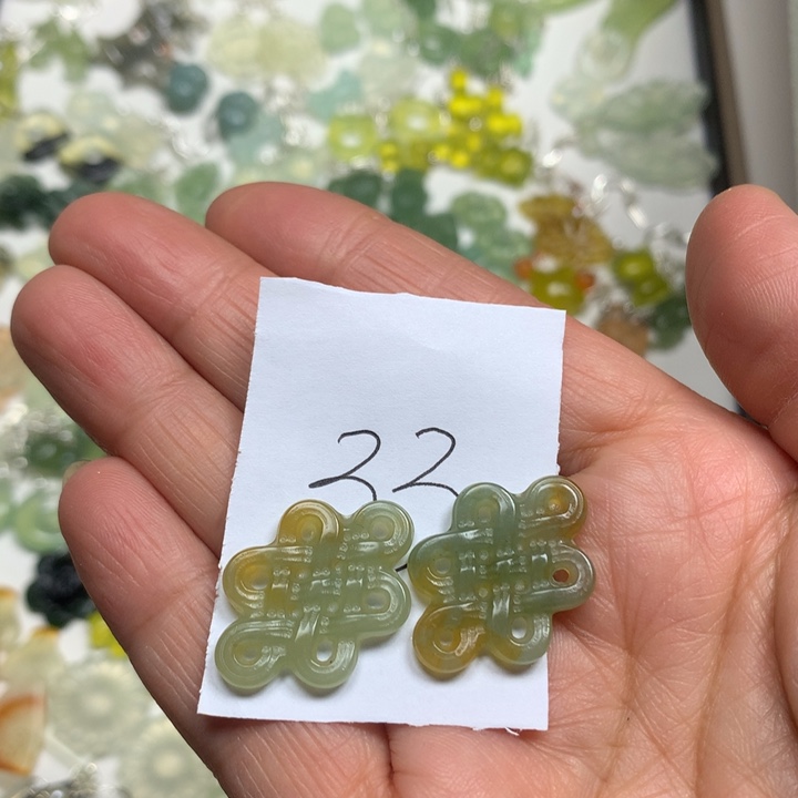 蛇纹石玉耳钉足银镀金镶嵌亻****何