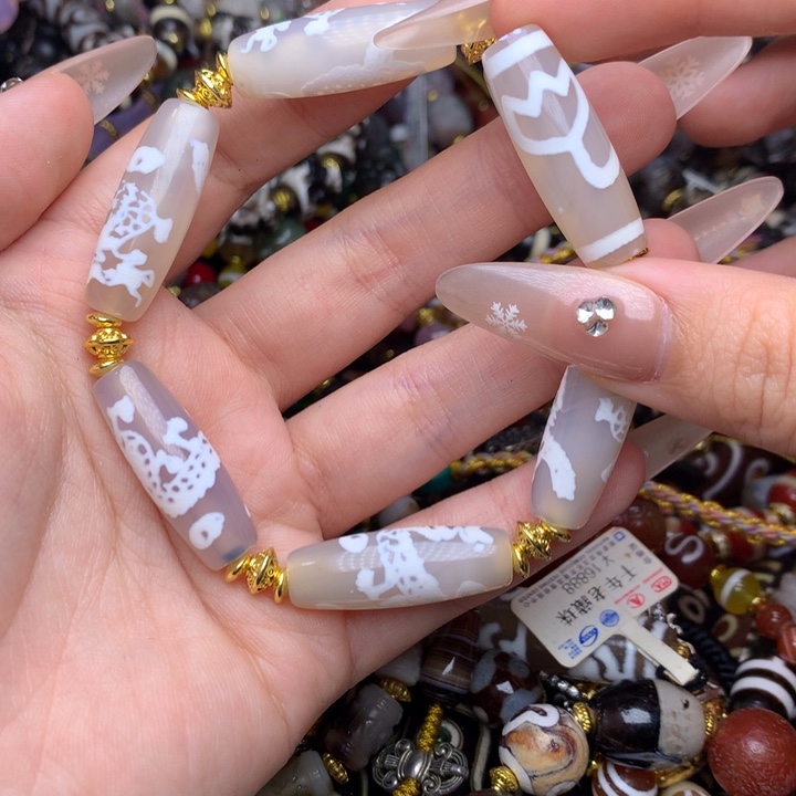 珍***米玛瑙/玉髓未镶嵌发一条