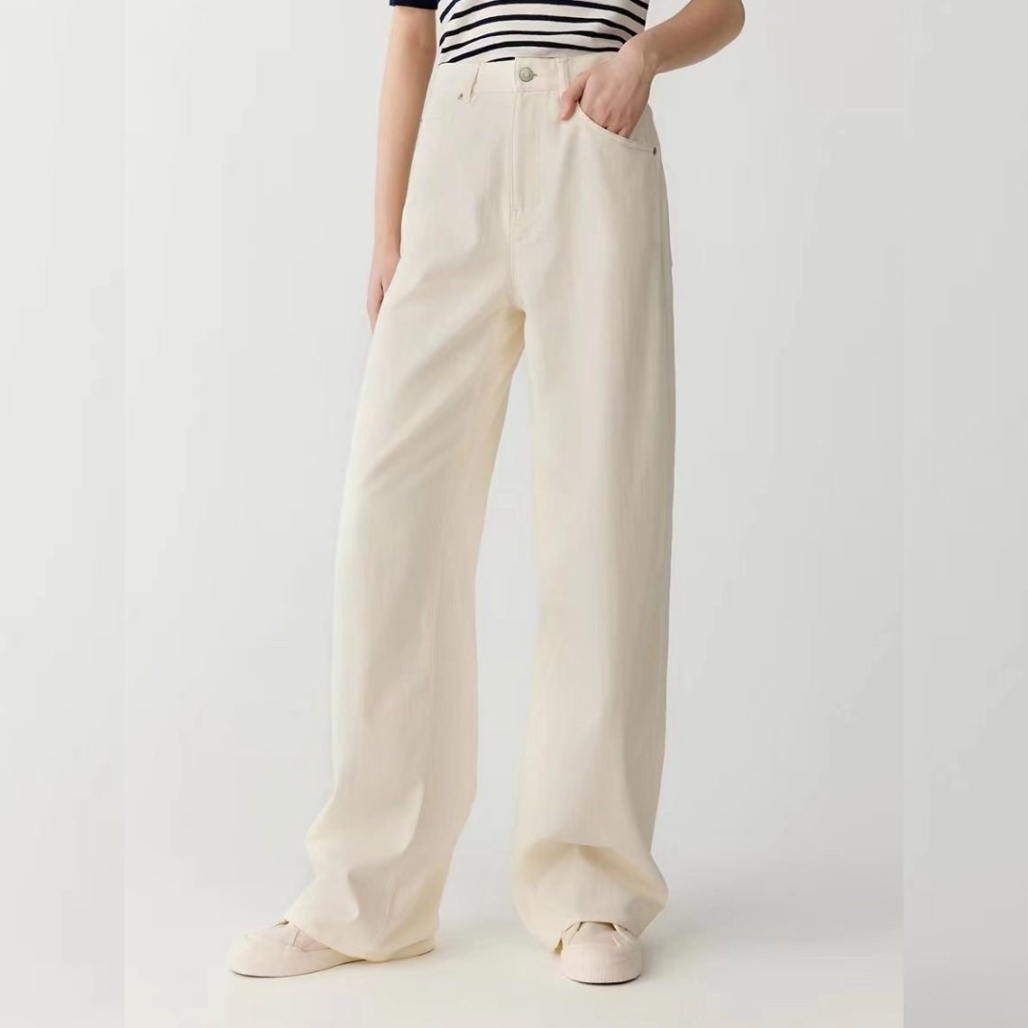 早春高腰直筒阔腿白牛仔裤女士超舒服休闲时尚宽松春季新款