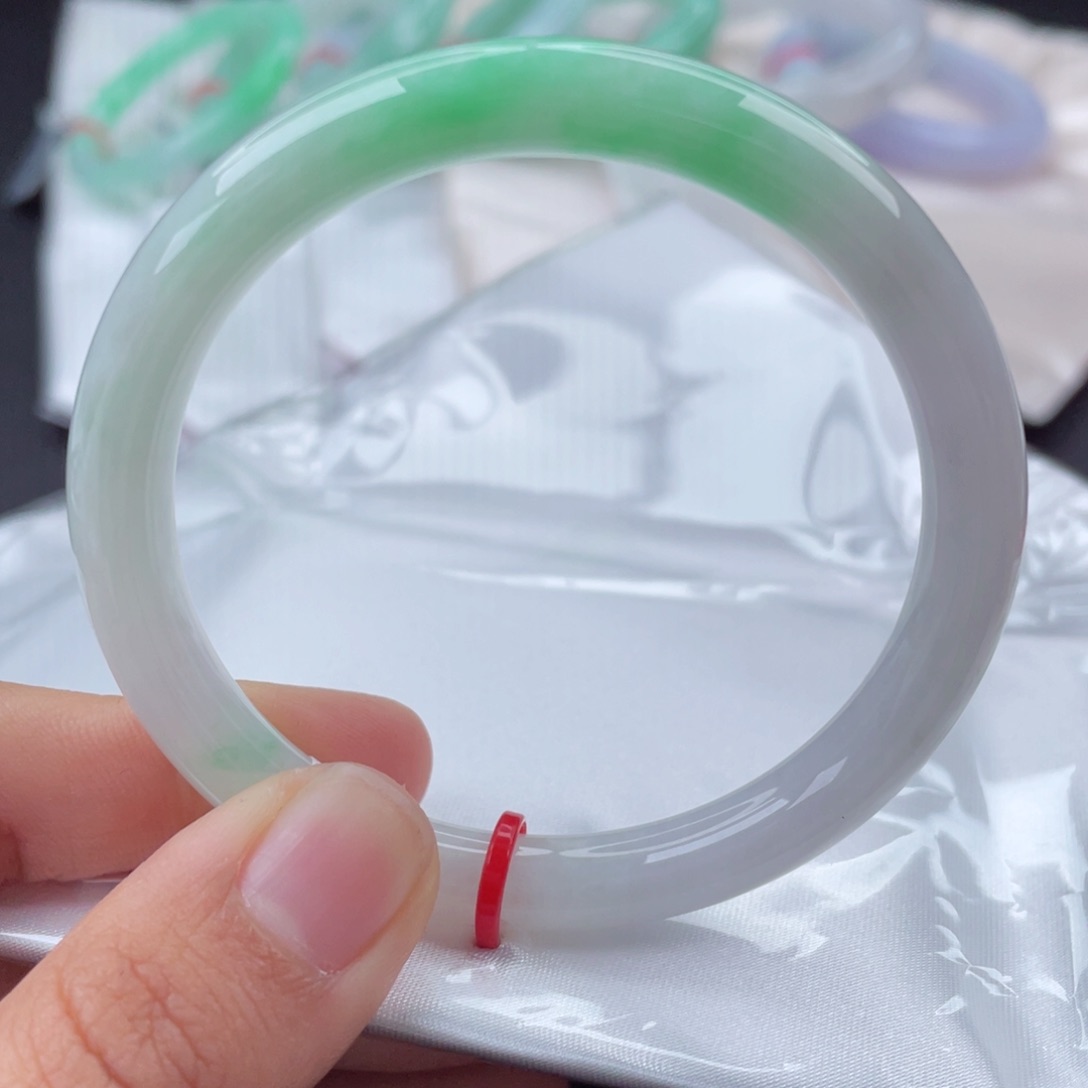 翡翠手镯（圆镯）未镶嵌