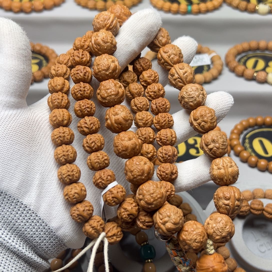 猴头核桃手串'**?八楞手持12➕ 蝉王手持16➕