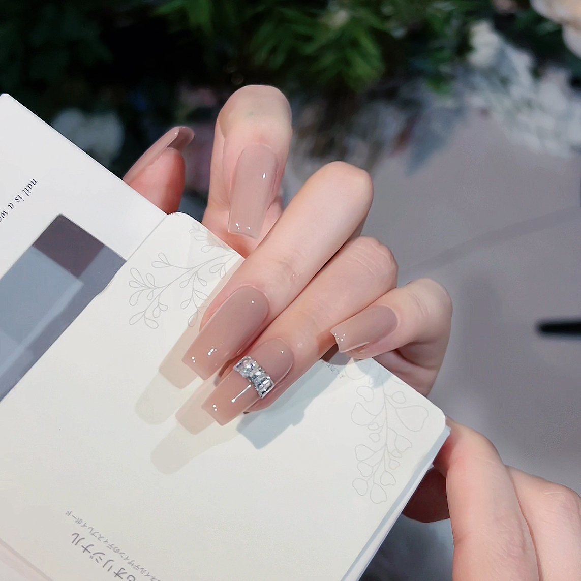 【女主角 显白】秋冬裸色锆石钻高级显白结婚通勤纯手穿戴甲美甲