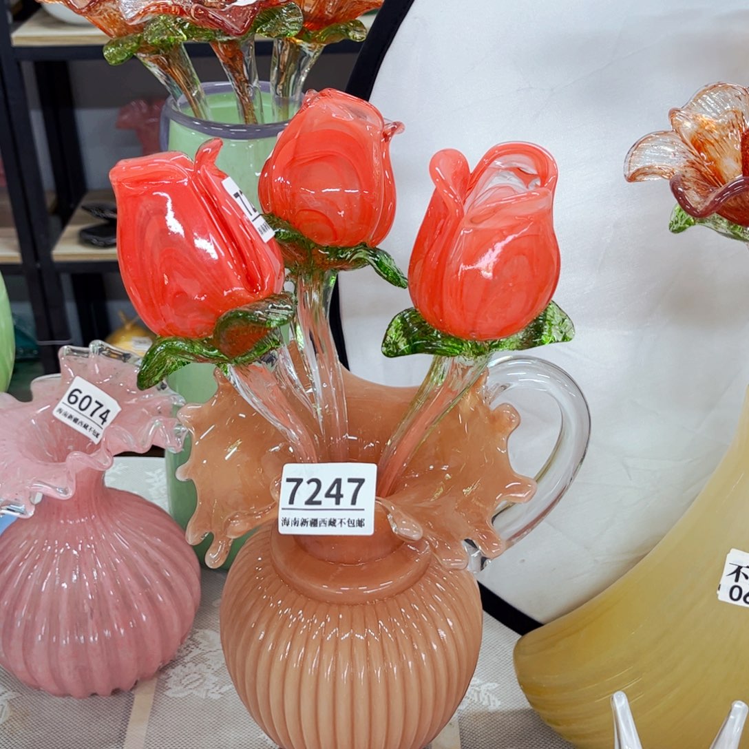 3大花苞1瓶， 家悦琉璃花瓶