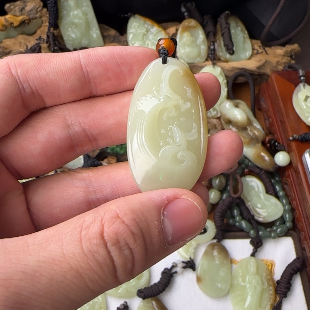 岫岩老玉（透闪石质玉）未镶嵌颈饰仿古貔貅