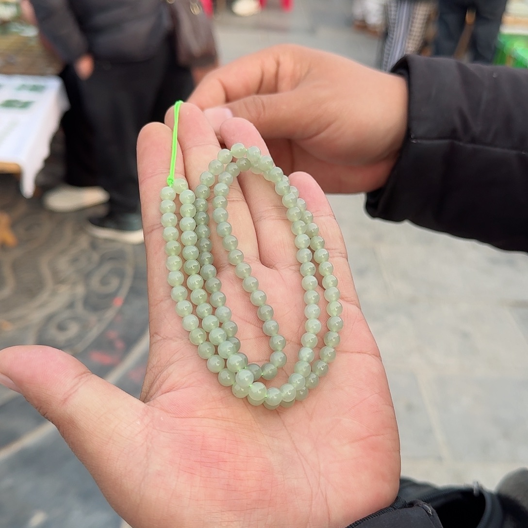 和田玉颈饰未镶嵌