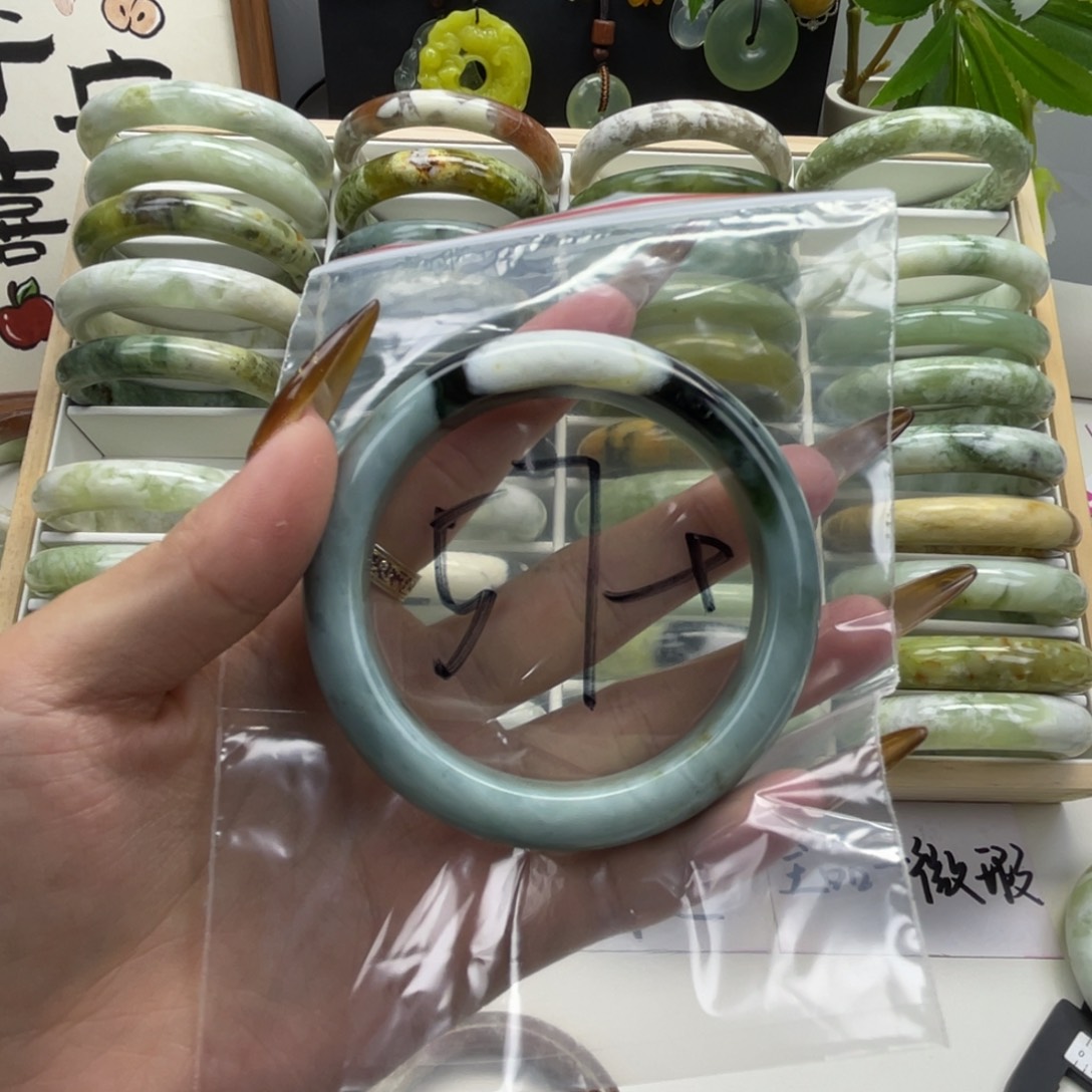 六***麻蛇纹石玉未镶嵌手镯