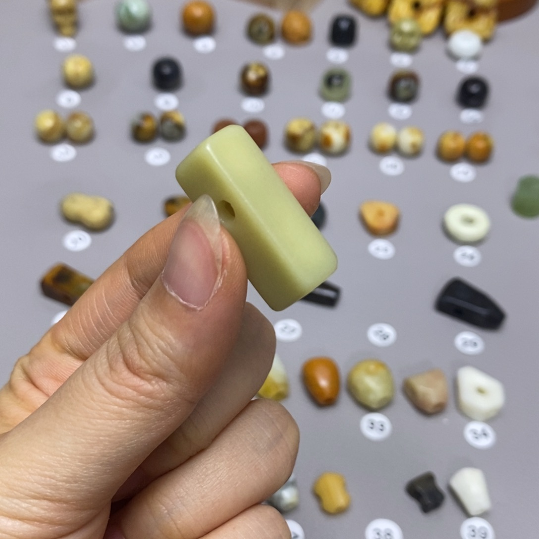 蛇纹石玉配饰合金用****6