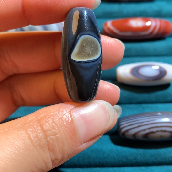 未镶嵌玛瑙/玉髓珠宝奇石