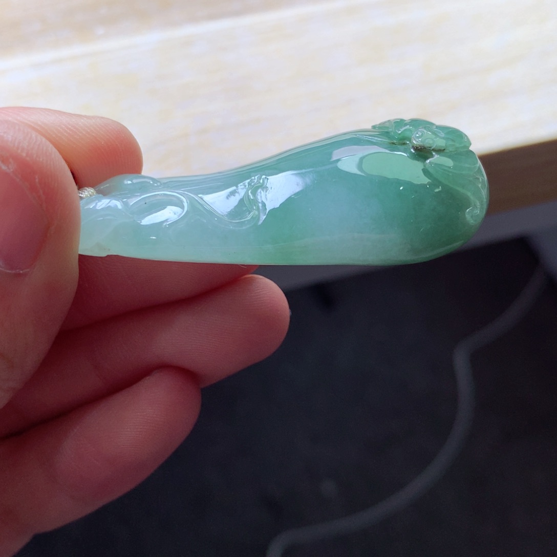 翡翠颈饰未镶嵌吊坠