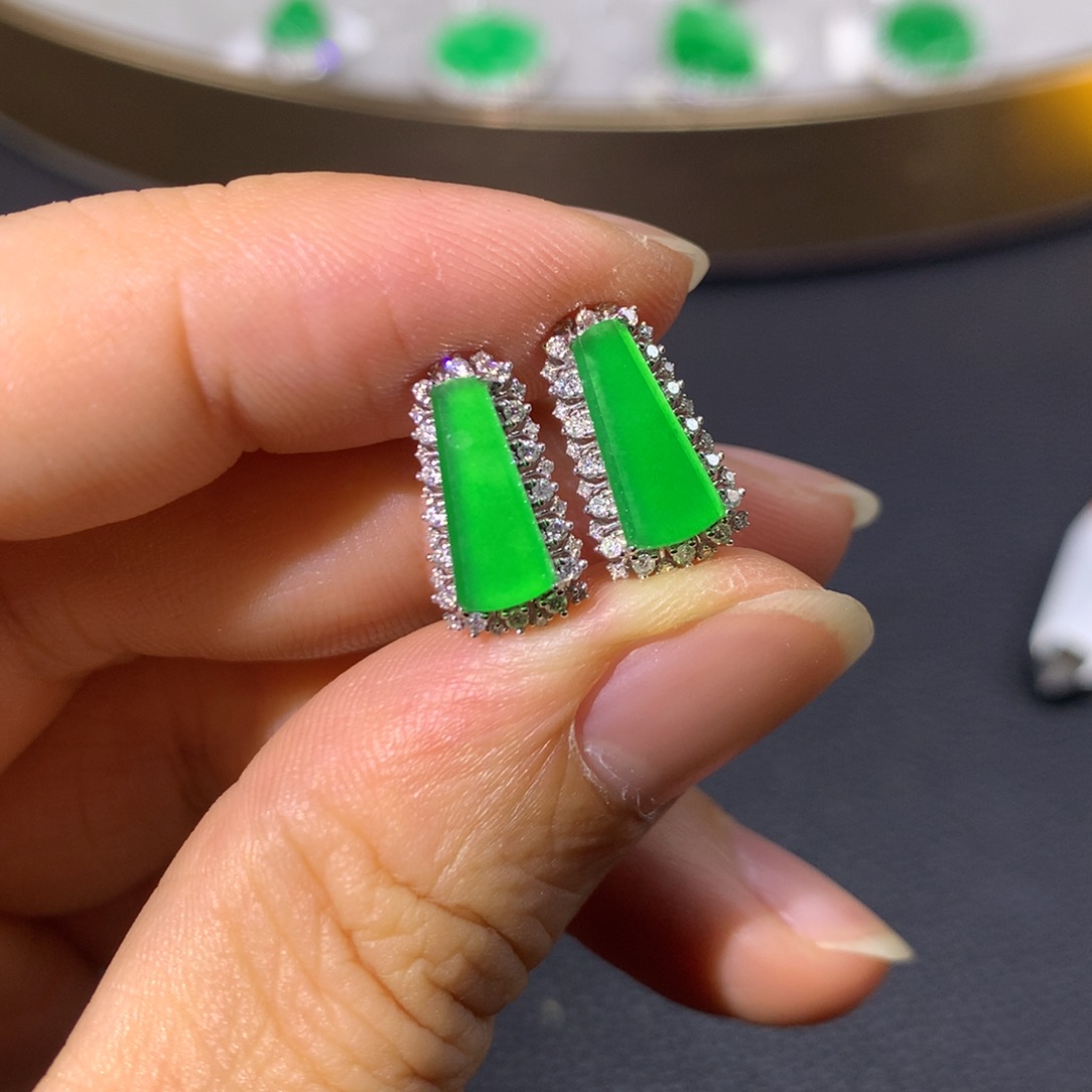 翡翠耳饰18K金镶嵌翡翠