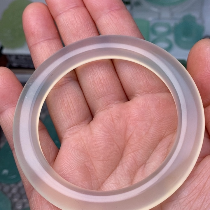 蛇纹石玉玉镯未镶嵌