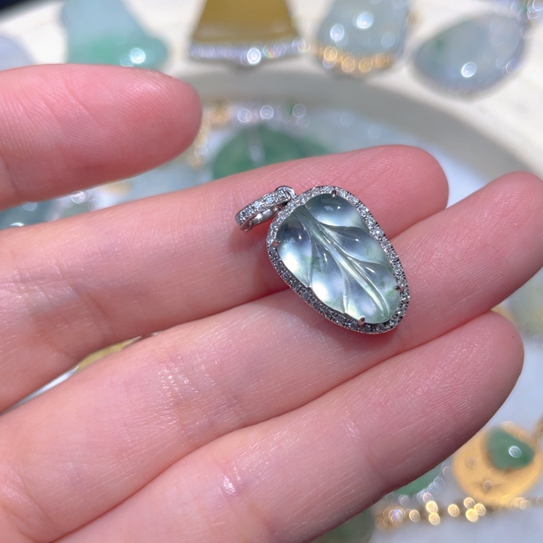 翡翠颈饰18K金镶嵌翡翠