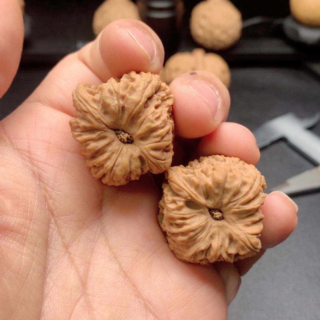 文玩核桃把件己*南疆石