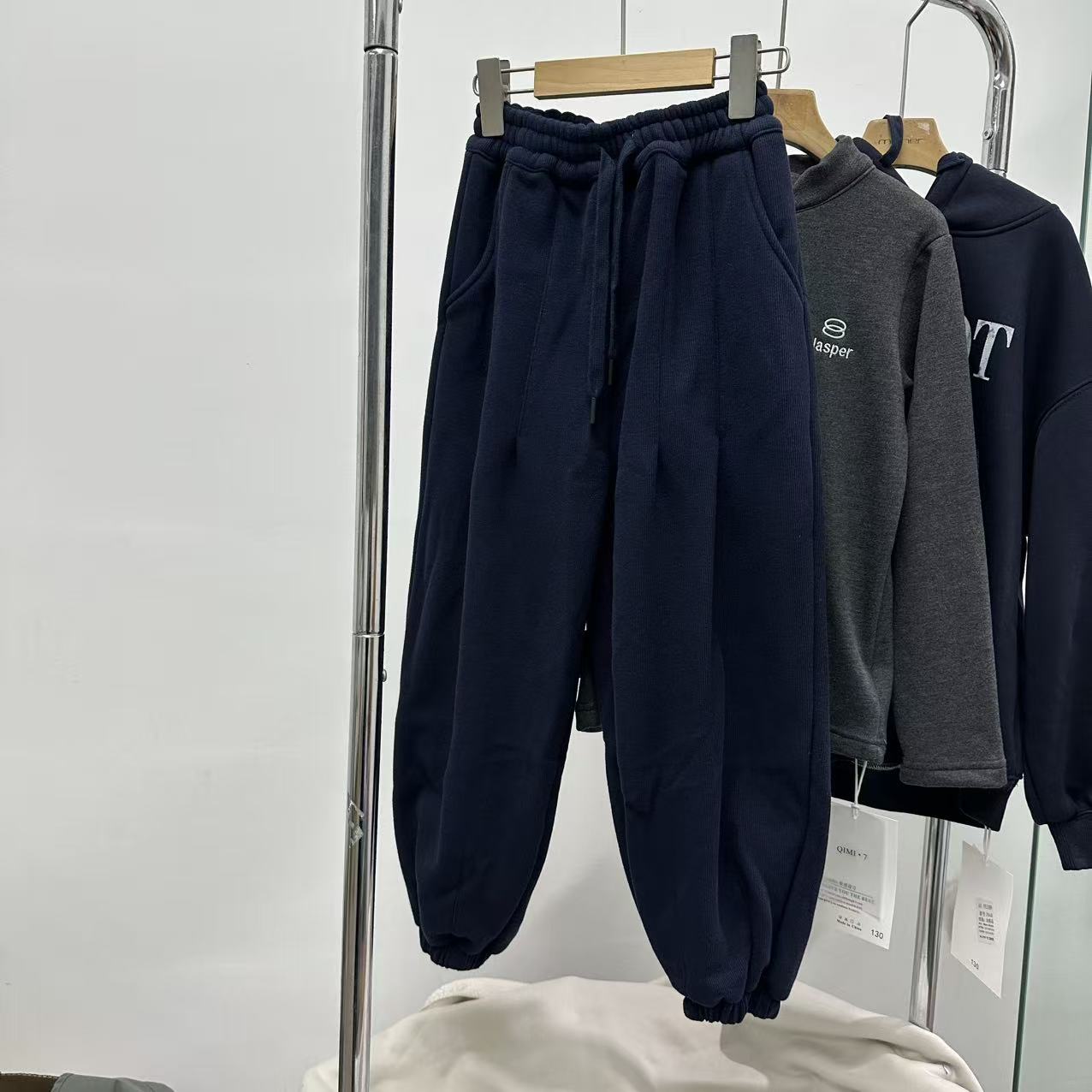 秋冬中大童韩版冬季百搭洋气设计感宽松加绒束脚纯色卫裤