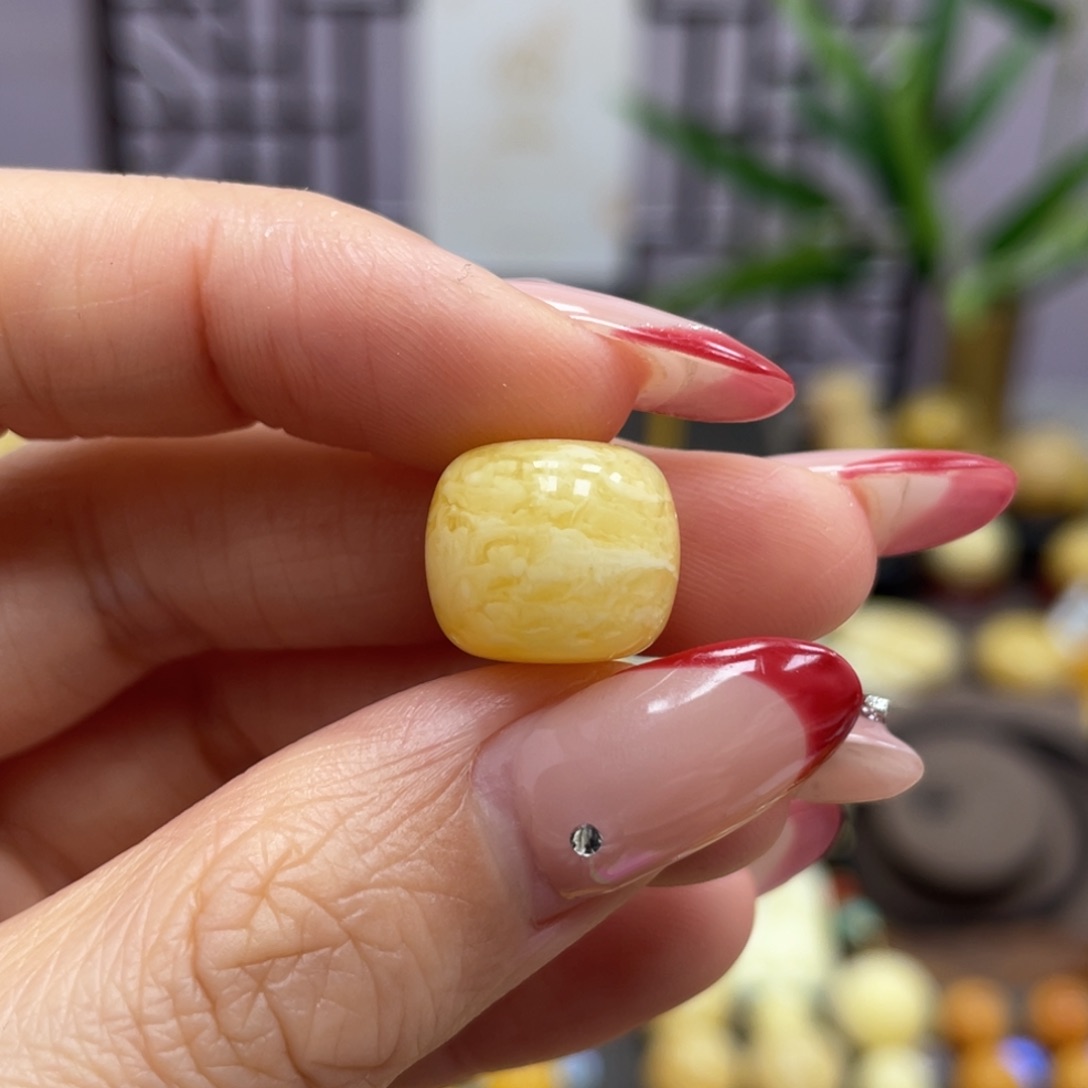 琥珀裸石未镶嵌13.3*11.5mm