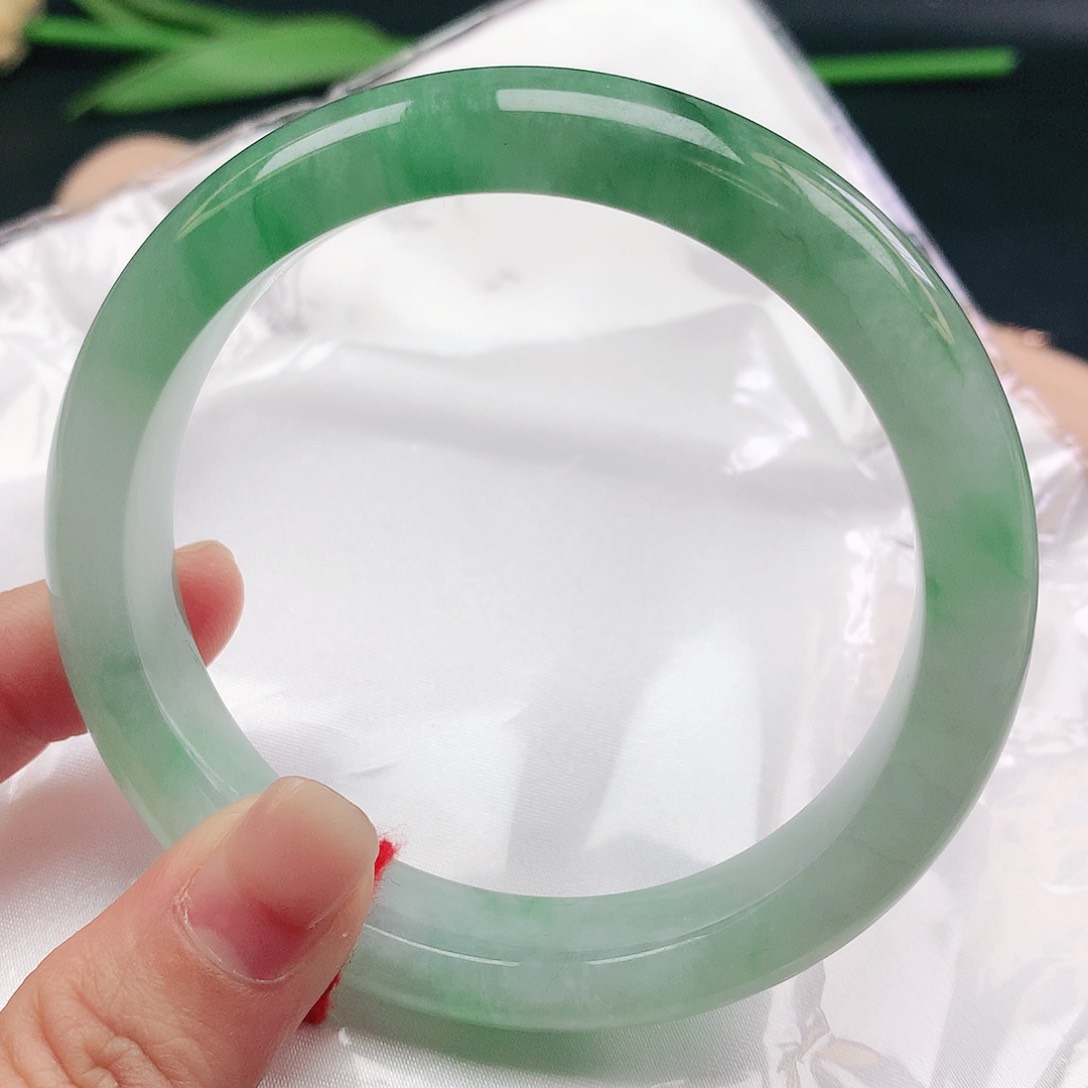 翡翠手镯未镶嵌63圈0151